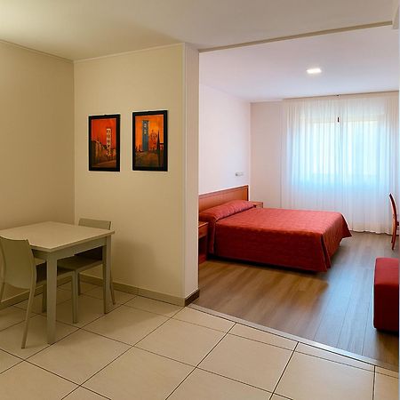 Hotel E Appartamenti La Solaria サン・ジョバンニ・ロトンド エクステリア 写真
