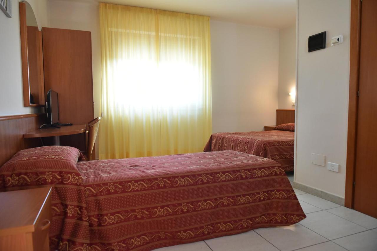 Hotel E Appartamenti La Solaria サン・ジョバンニ・ロトンド エクステリア 写真