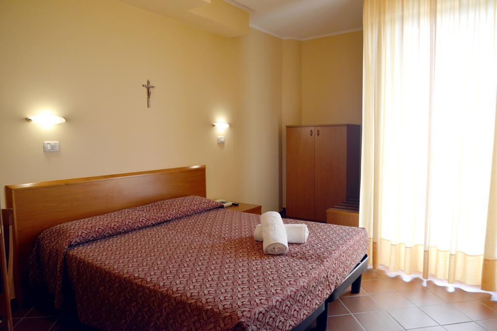 Hotel E Appartamenti La Solaria サン・ジョバンニ・ロトンド エクステリア 写真