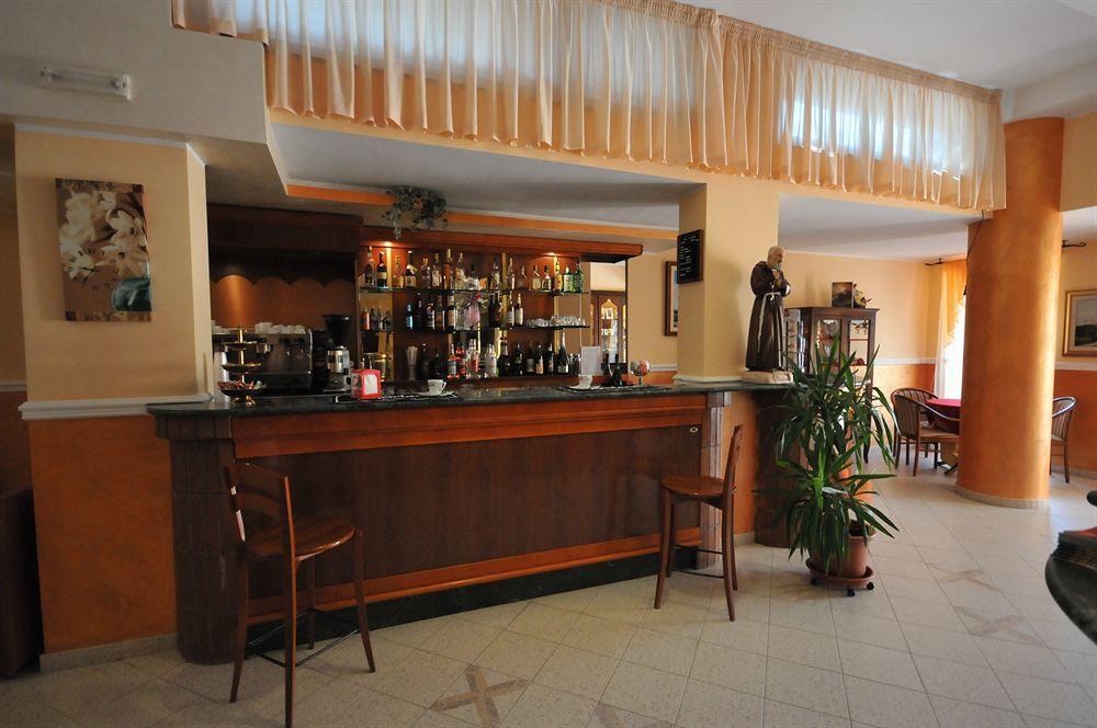 Hotel E Appartamenti La Solaria サン・ジョバンニ・ロトンド エクステリア 写真