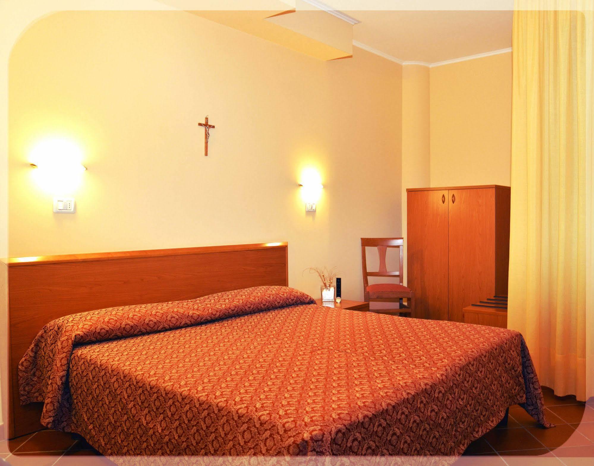 Hotel E Appartamenti La Solaria サン・ジョバンニ・ロトンド エクステリア 写真